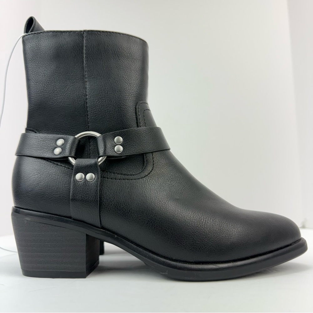 Altar’d State size 7 Women’s Black Vegan Leather Buckle Moto Ankle Boots